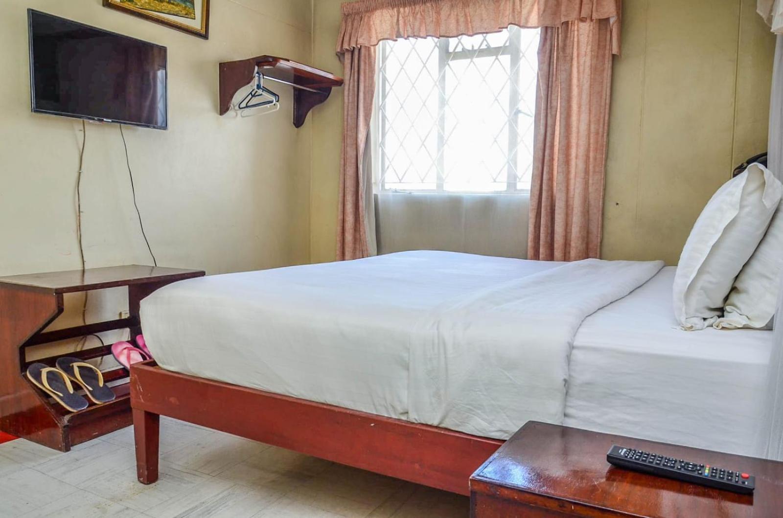 Blue Hut Hotel Найроби Экстерьер фото
