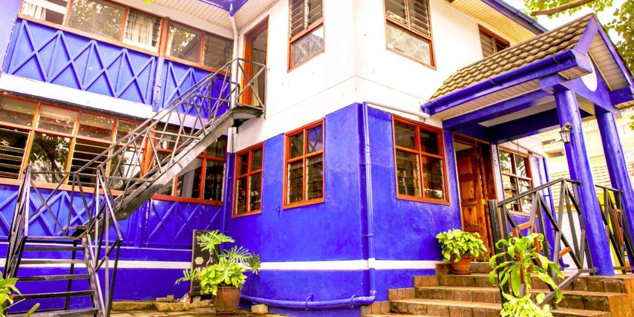 Blue Hut Hotel Найроби Экстерьер фото