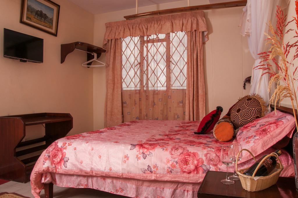 Blue Hut Hotel Найроби Номер фото